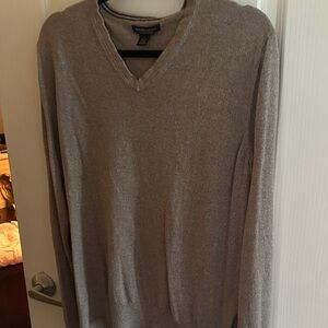Banana Republic V-Neck Sweater in Taupe